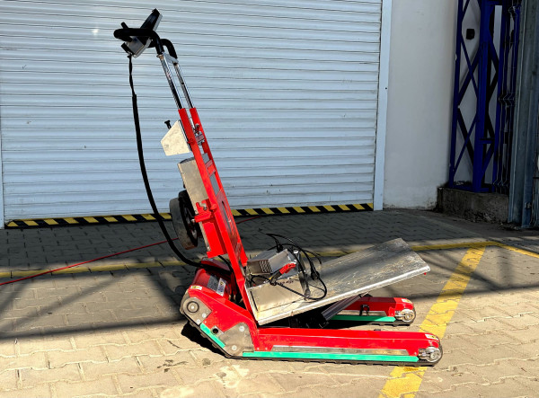 Schodišťový robot DOMINO PLASMOID Automatic 400 (5)