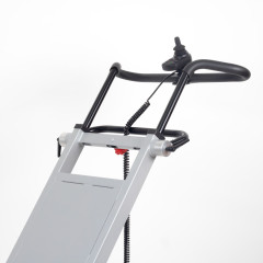 Schodišťový robot SKIPPER 400 (2)